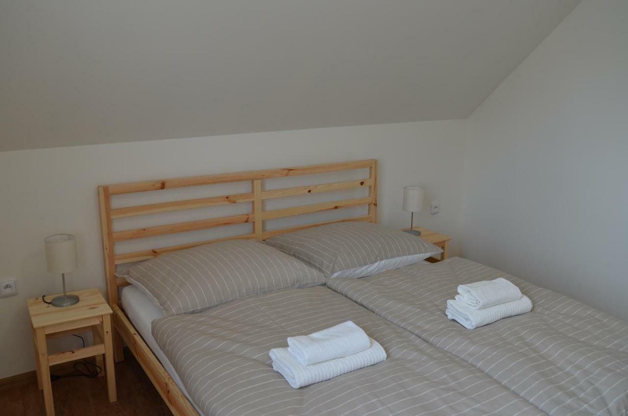 Apartmany Revi Хлоховец Екстериор снимка